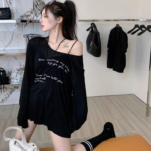 慵懒风黑色露肩防晒罩衫长袖t恤女装春季chic上衣斜肩设计感外穿