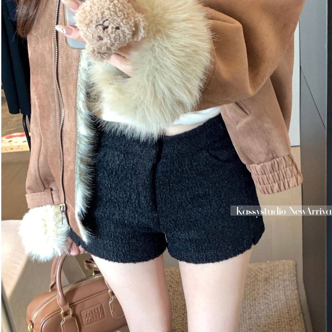 辣妹风纯色毛茸茸毛呢休闲裤女2025秋冬新款高腰显瘦百搭外穿短裤,女装/女士精品,休闲裤,淘宝优惠券,粉丝福利购,淘宝优惠卷