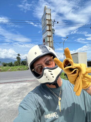 MADNESS短袖T恤机车主题余文乐