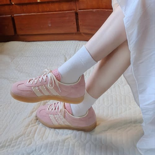 阿迪达斯三叶草Gazelle男女粉蓝色低帮休闲德训鞋T头板鞋JS1413