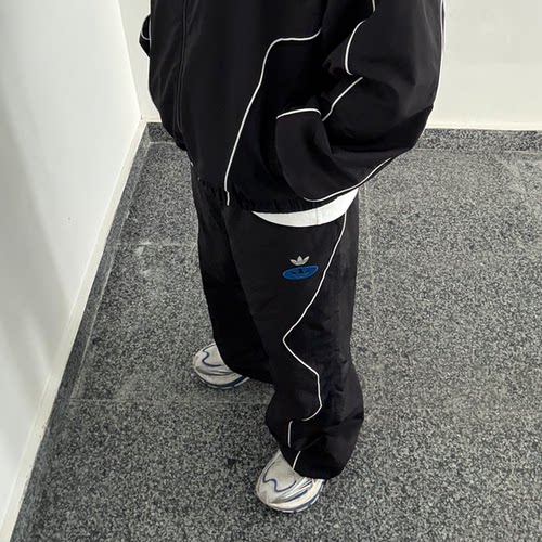 阿迪达斯三叶草王安宇同款男春新款机车服速干宽松运动长裤JM8039
