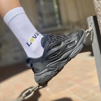 阿迪达斯三叶草OZWEEGO男女运动跑步鞋休闲复古老爹鞋GZ5230