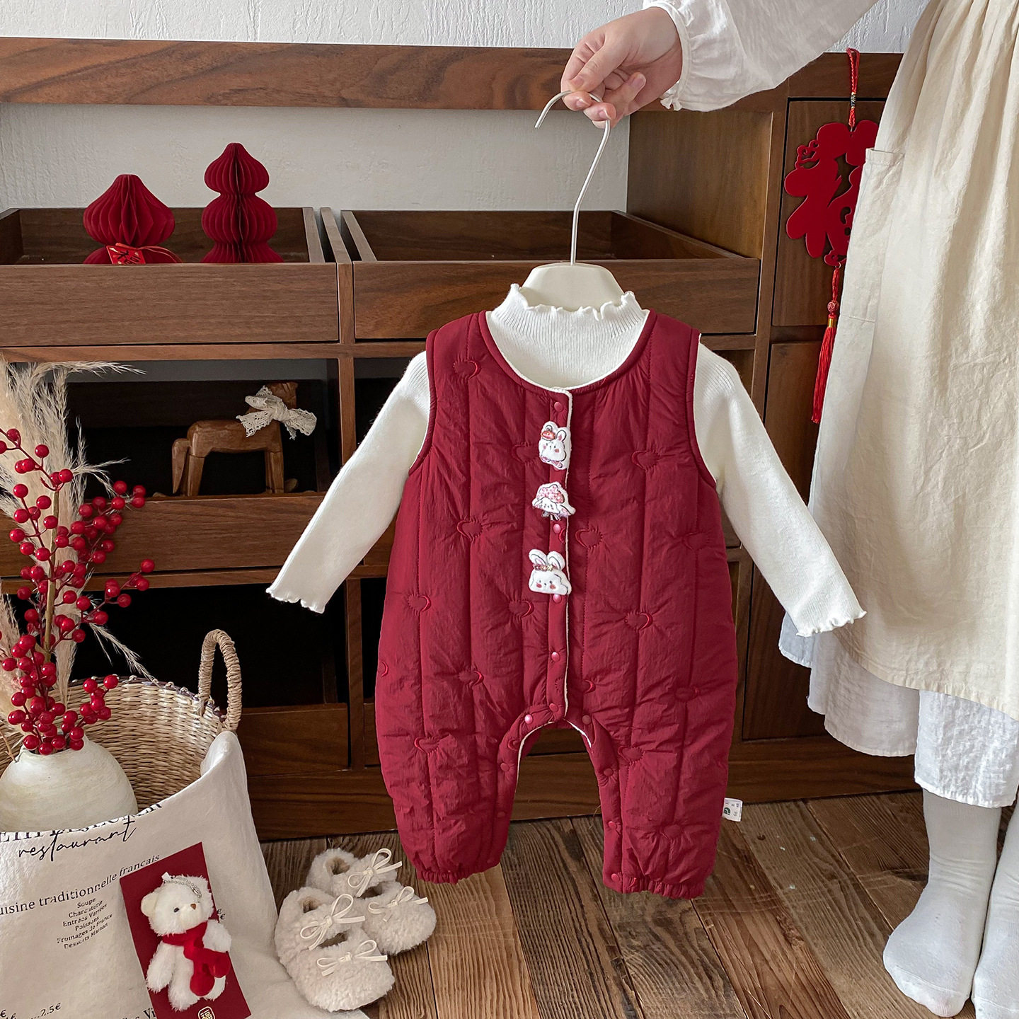 婴儿过年背带裤秋冬女宝宝红色夹棉保暖连体裤小月龄新年保暖裤子,童装/婴儿装/亲子装,裤子,淘宝优惠券,粉丝福利购,淘宝优惠卷