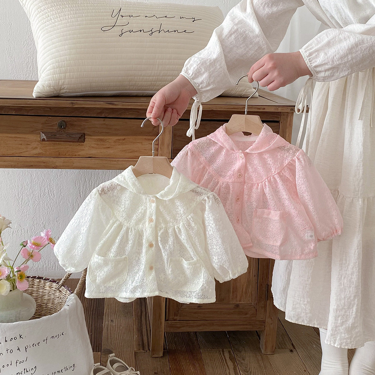 女宝宝防晒外套薄款春夏季婴儿外出超薄超轻蕾丝镂空连帽上衣外出