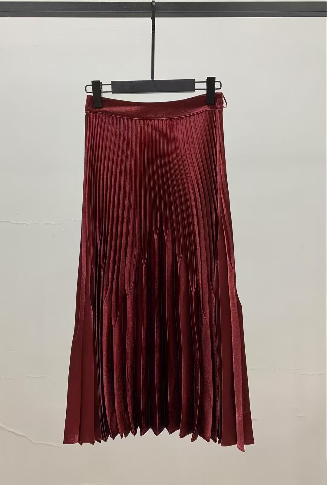 C原单春夏系列酒红色高级缎面立体褶皱风琴百褶裙半身裙32-46码