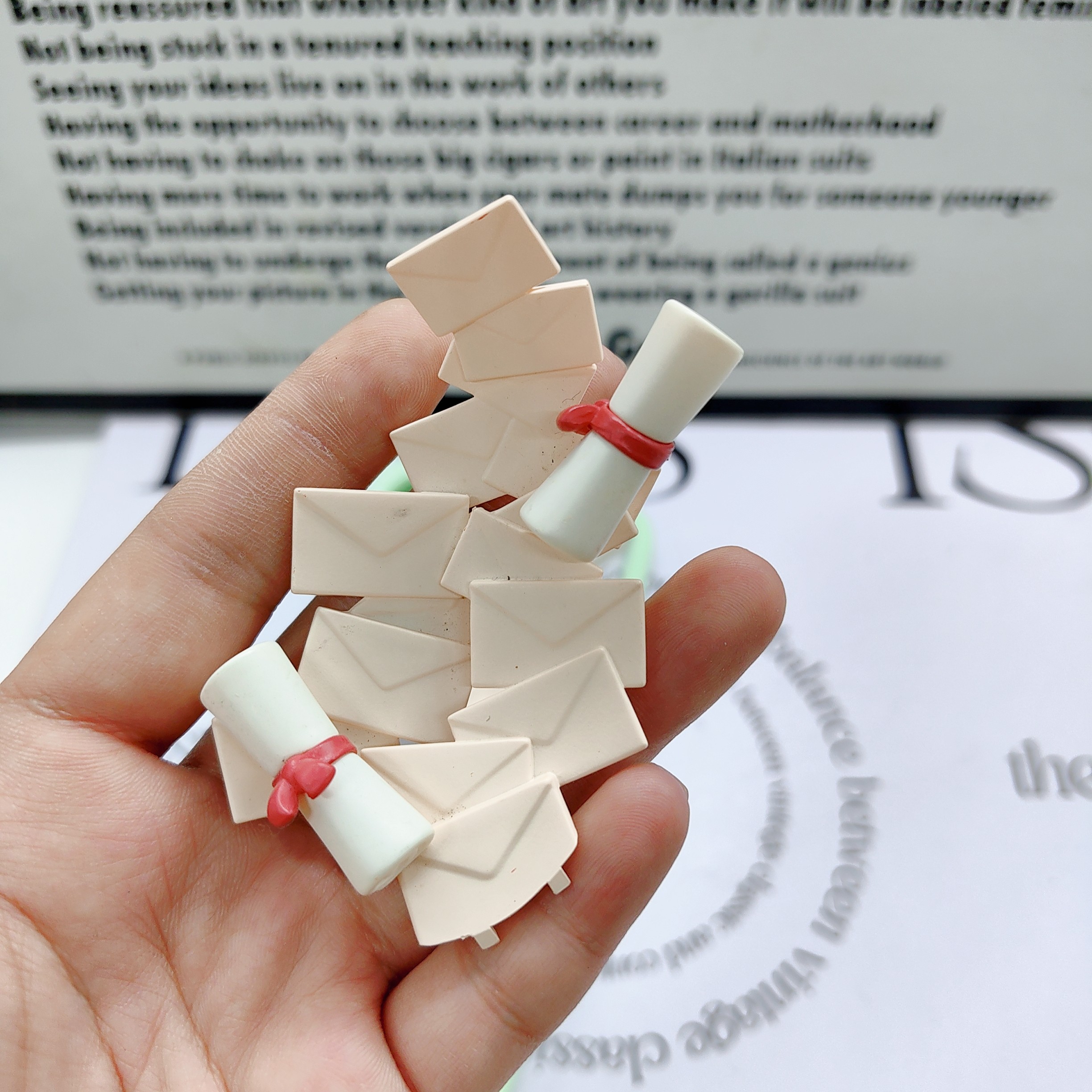 散货 卷轴信封 质感很好哦 DIY奶油胶滴胶配件 微景观场景摆件