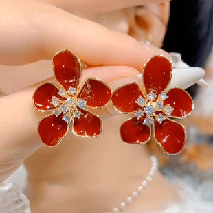 2025年新款花团锦簇红色耳钉轻奢高级感百搭耳坠小众设计感耳饰女