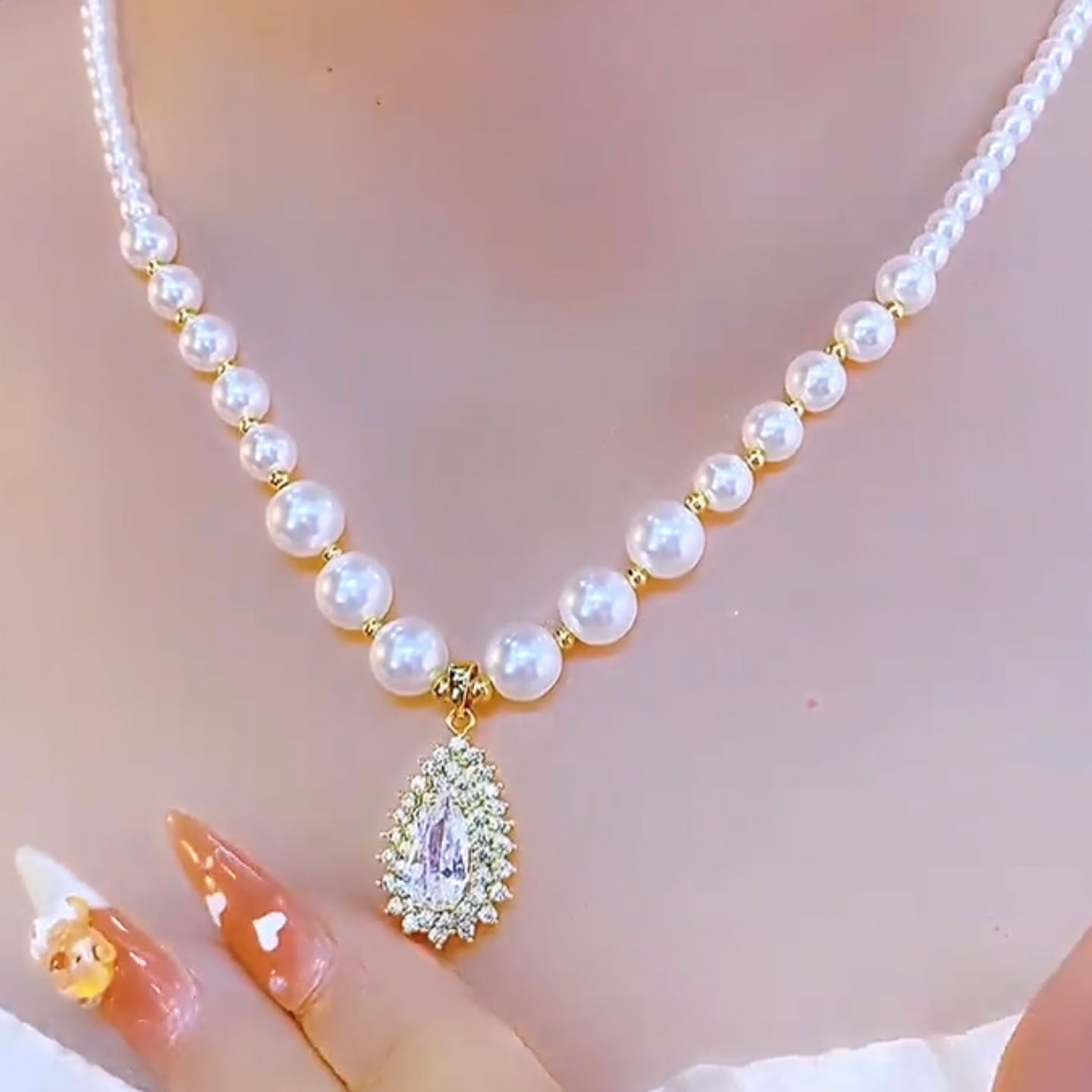 2025年新款巴洛克风水滴珍珠项链奢华百搭流行锁骨链小众设计颈链