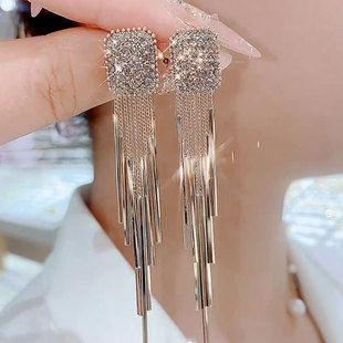 2025年新款咖金色微镶流苏耳钉长款显脸瘦百搭耳坠小众设计耳饰女