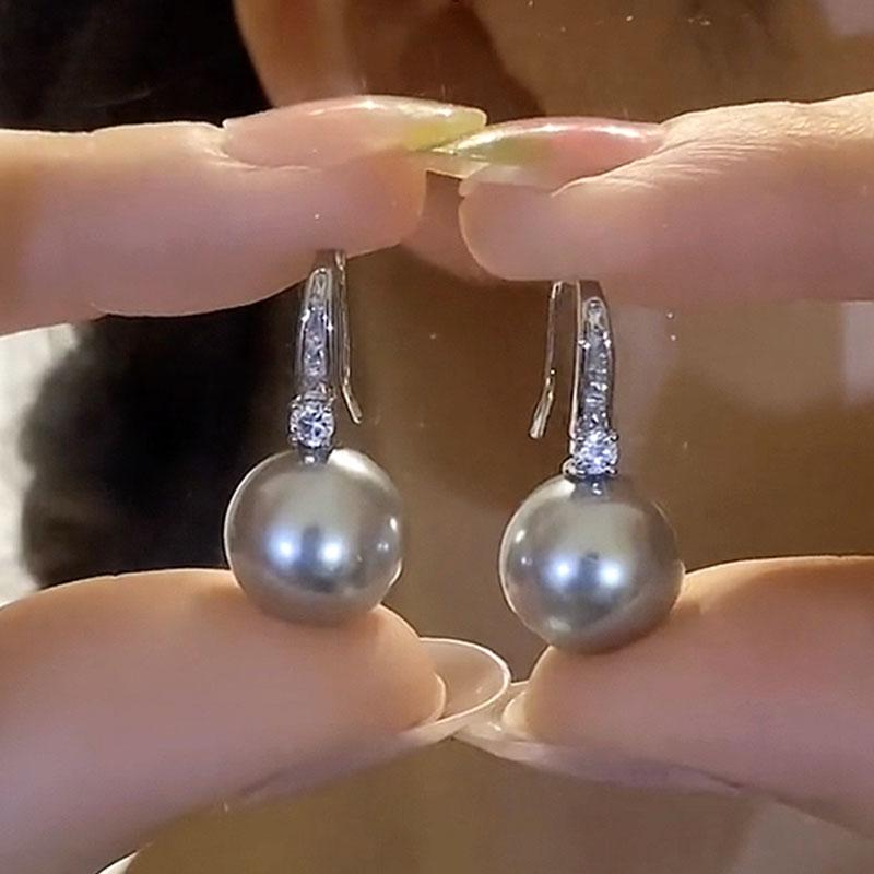 2025年秋冬新款灰色珍珠镶钻耳钩