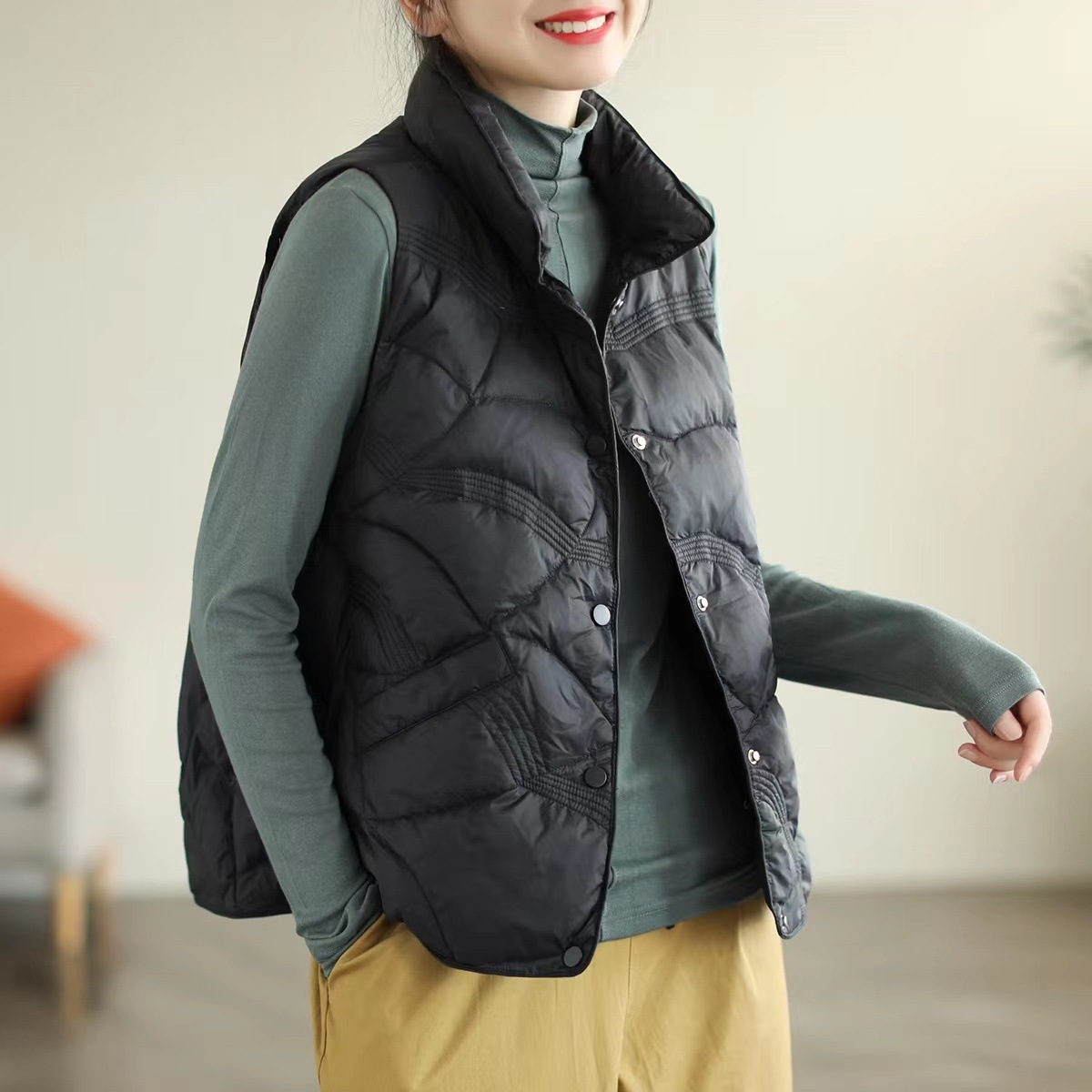 祥云款羽绒马甲女文艺秋冬款保暖轻薄白鸭绒无袖背心立领短款马夹