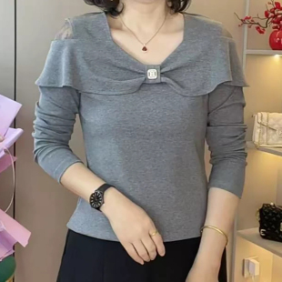 新款 气质减龄显瘦女人味上衣小衫 时尚 打底衫 露肩纯色长袖 2026春季