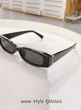 新款长方形宽边墨镜男女个性高级感显瘦复古气质太阳眼镜防紫外线
