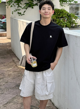 索罗娜黑色小logo印花短袖T恤男生2025新款夏季宽松休闲上衣美式