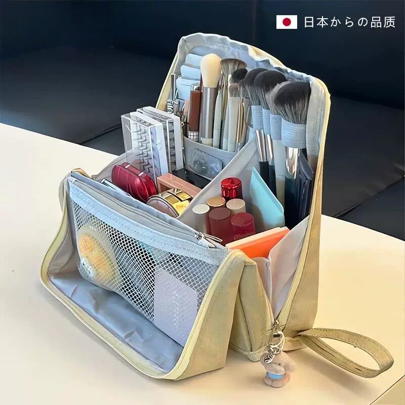 日本旅行化妆包女2026新款高端大容量可携式化妆刷分区收纳洗漱包