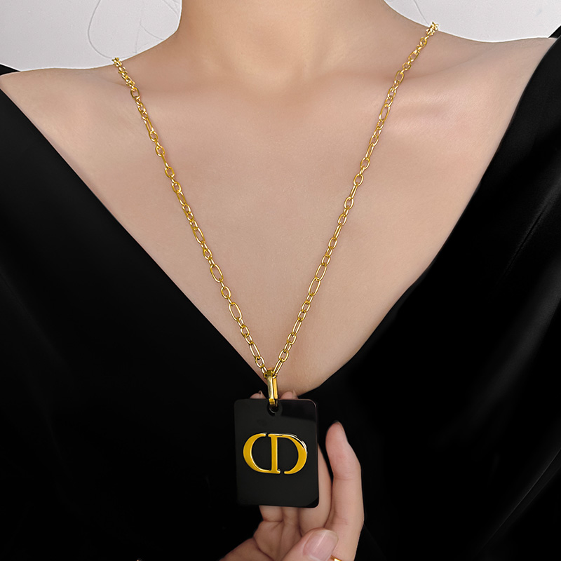 夸张字母CD毛衣链2024年新款潮不掉色长款欧美时尚高端高级感项链