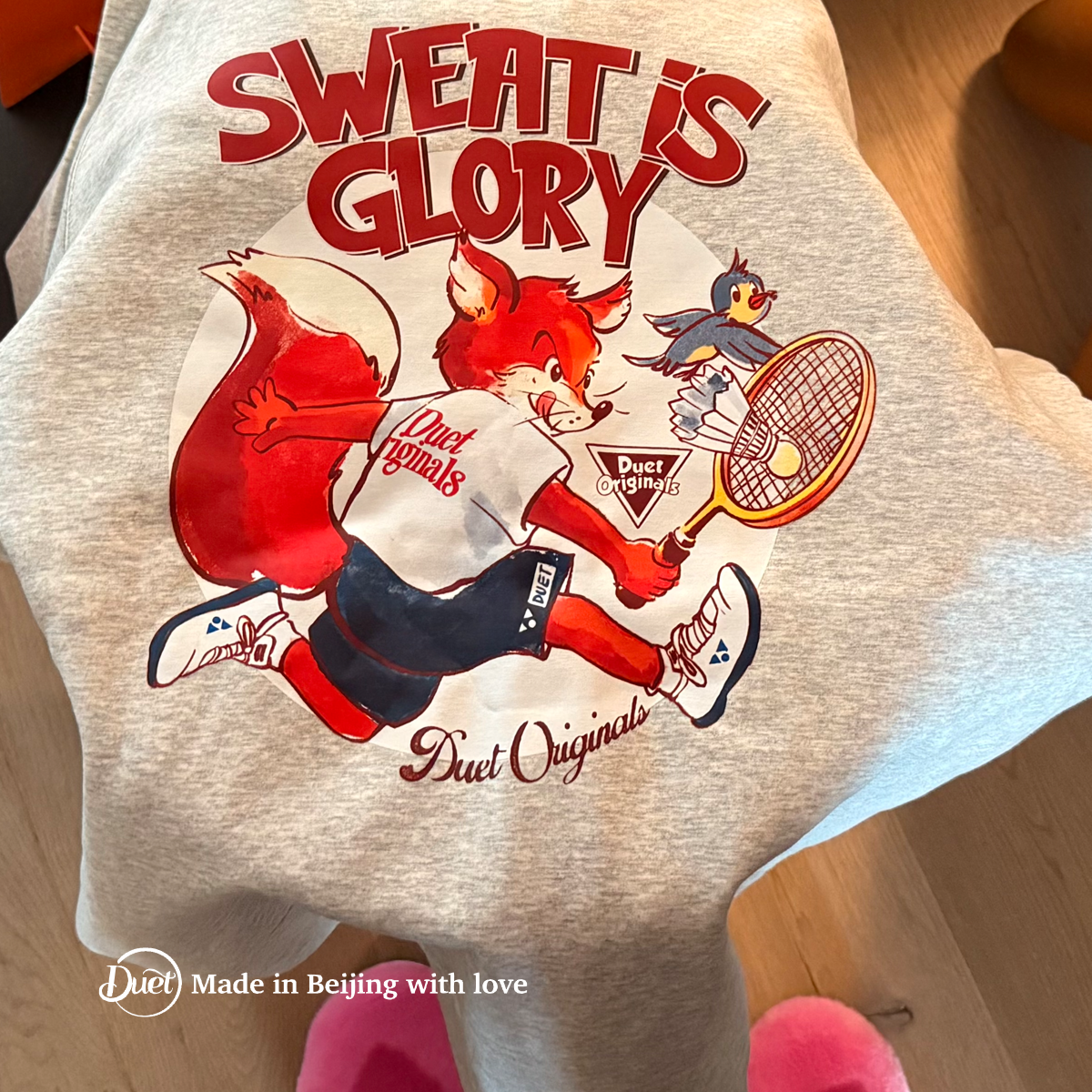 2025duet原创 动物运动员系列羽毛球狐狸灰色连帽空气棉卫衣