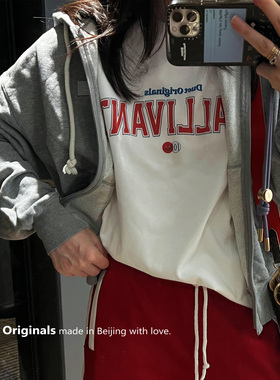 2024duet原创 Gallivant校园风正面印花白色圆领男女宽松休闲T恤