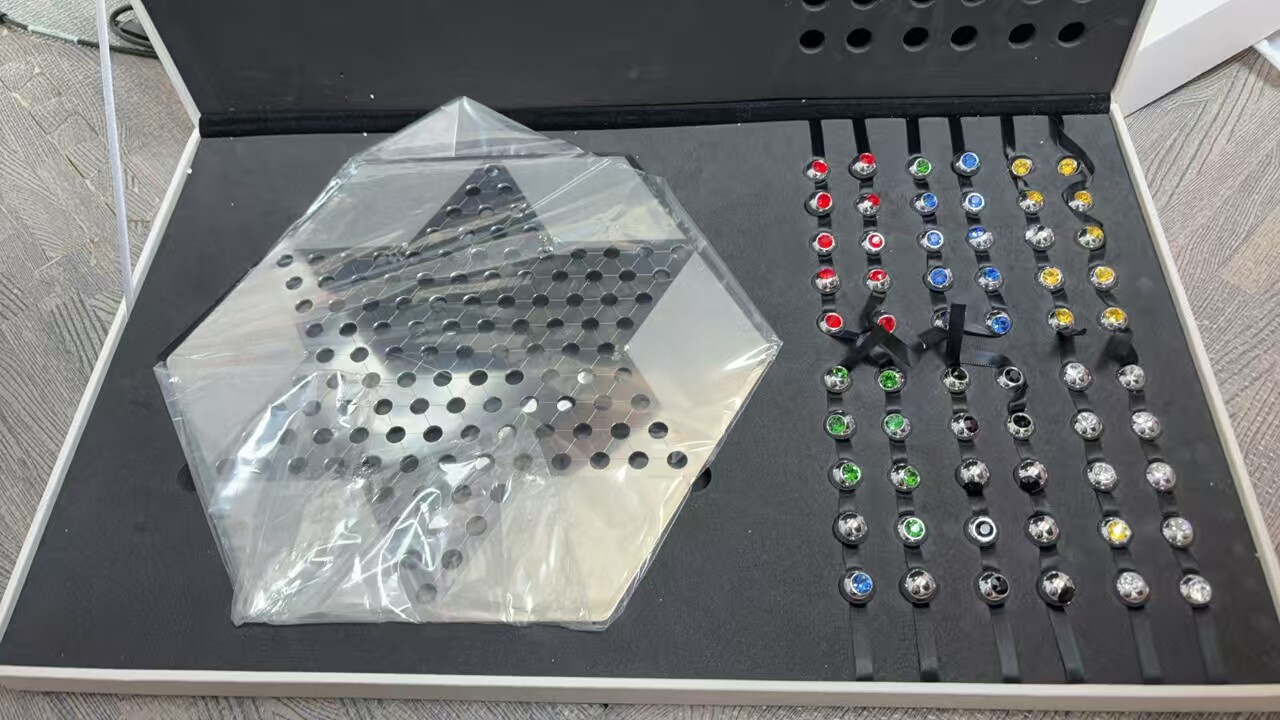 收藏了八年正品全新水晶波子棋外包装有损