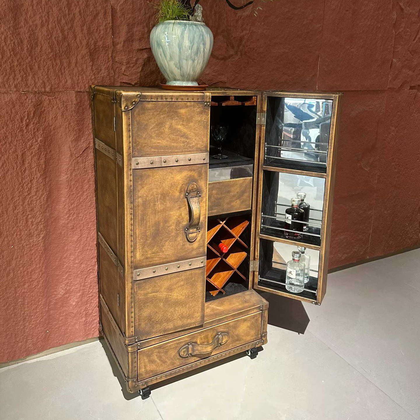 复古擦色做旧真皮酒柜雪茄吧红酒柜客厅装饰储物柜带轮硬箱展示柜