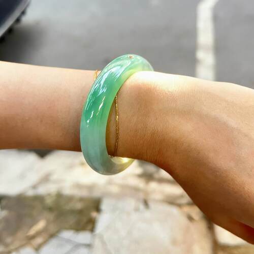 “星霜凝翠”缅甸玉手镯翡翠春带彩真玉镯子冰糯种女贵妃镯处理