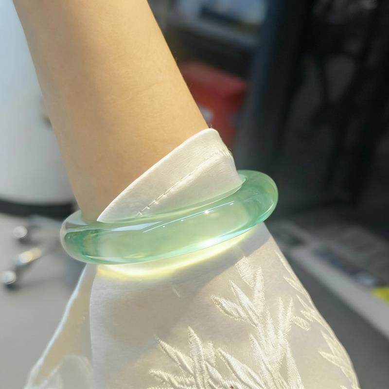 “雪霏沐玉”缅甸翡翠手镯玉镯纯色飘绿手镯饰品送对象处理