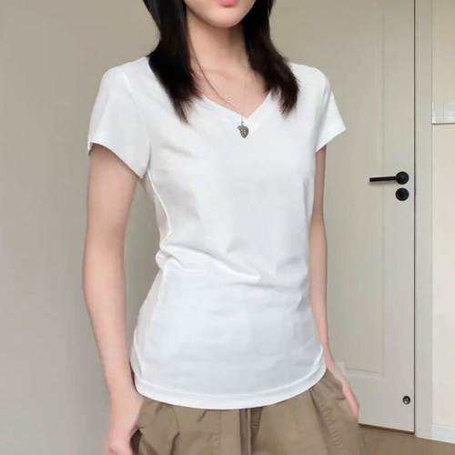 基础款t恤女夏修身显瘦极简风v领百搭纯色短袖胖mm加大码正肩上衣