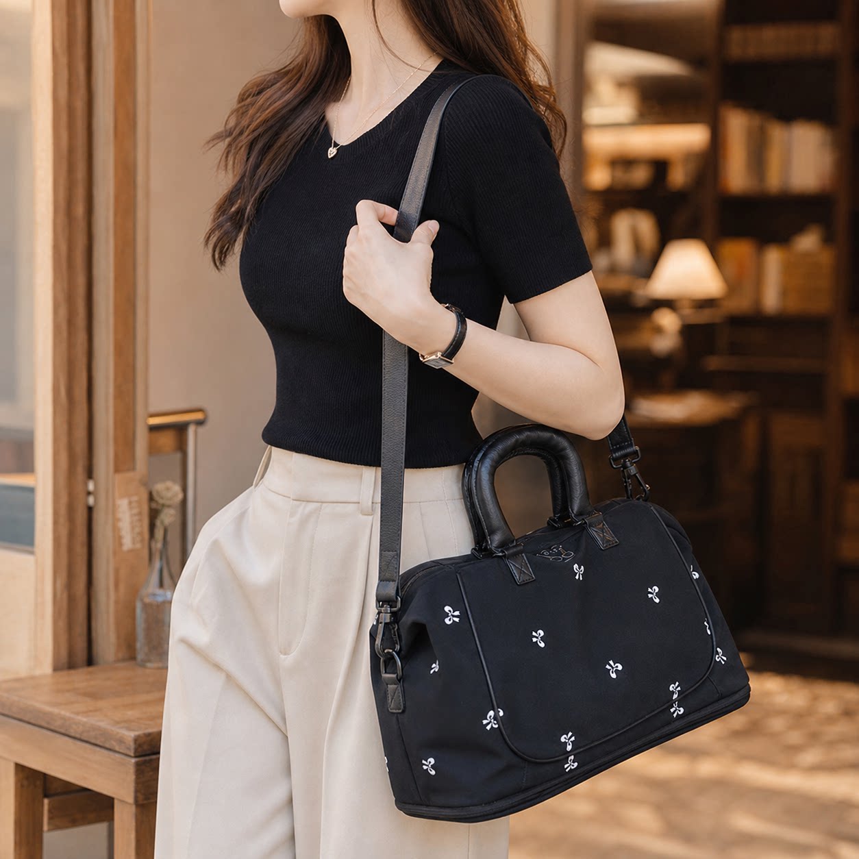 韩版时尚手提短途旅行袋清新文艺风女生高质感潮流刺绣瑜伽健身包