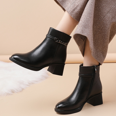 秋冬女短靴粗跟软底妈妈真皮棉鞋