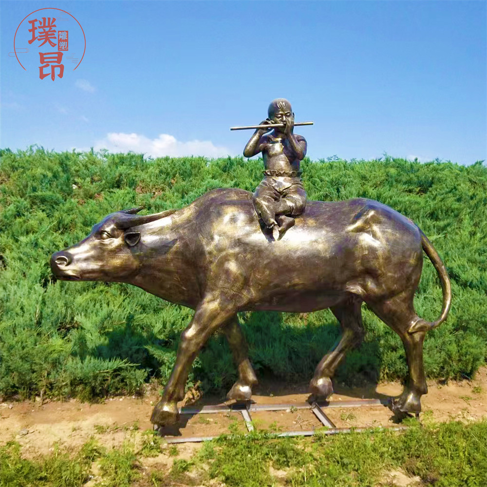 大型吹笛子放牛娃雕塑仿铜小孩牧童骑黄牛雕像玻璃钢民俗农耕文化