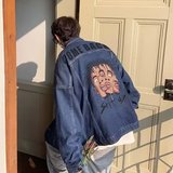 深蓝色