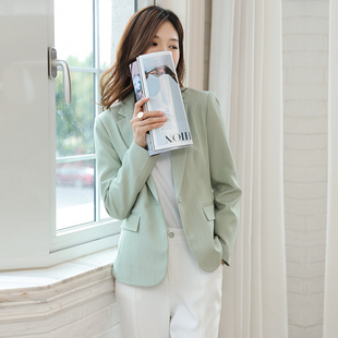 绿色小西装女春夏新款薄小个子短款2025年修身薄荷曼波风外套上衣