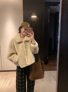 FENG甜甜_冬日曼哈顿保暖羊羔毛外套女冬季新款皮毛一体翻领上衣
