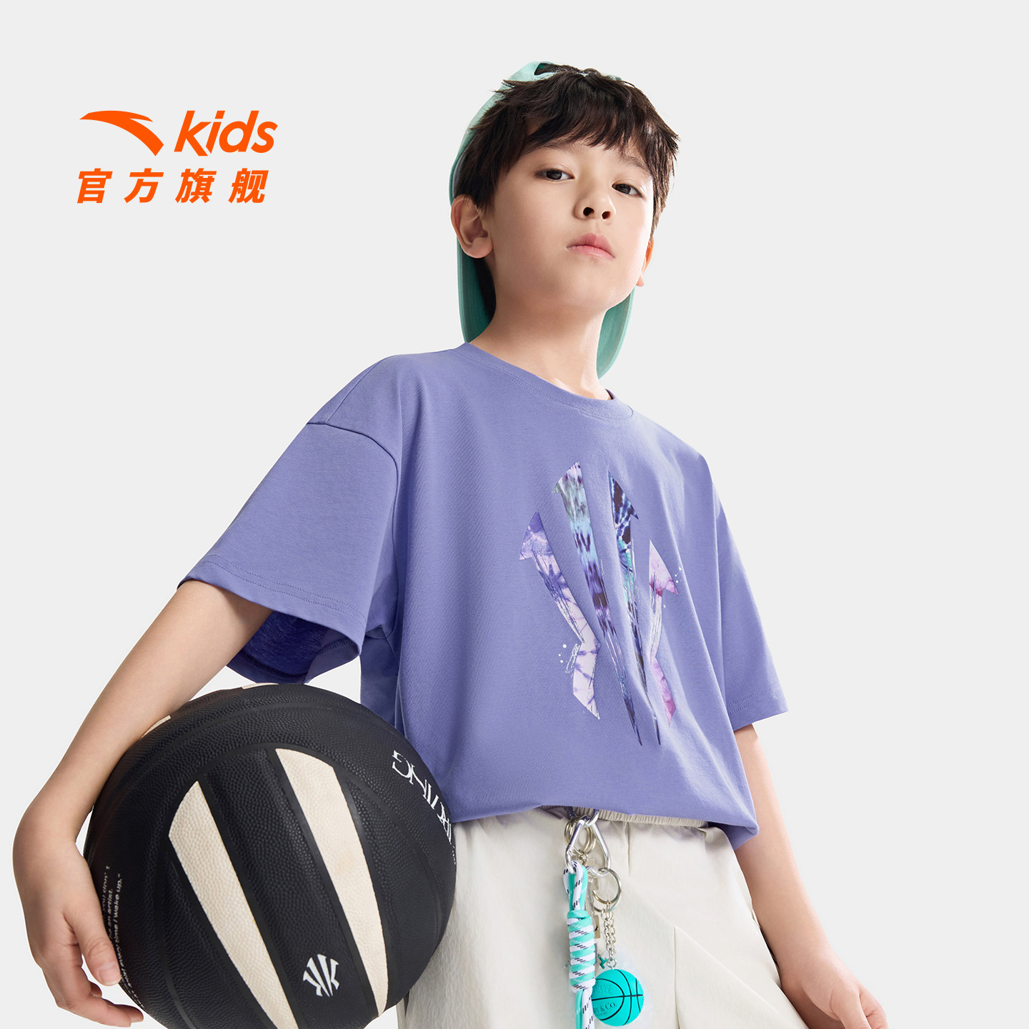 欧文系列安踏儿童短T男童篮球短袖衫2026夏新款潮酷圆领青少年短