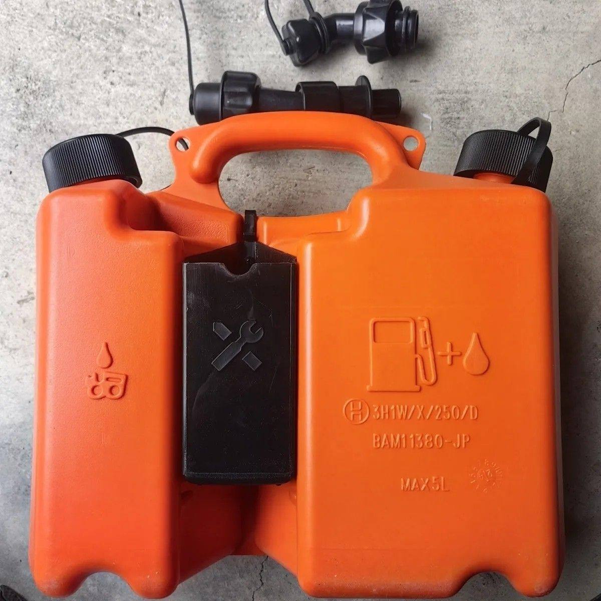 德国斯蒂尔原装进口油锯割灌机用油桶 配比壶【3L链油5L混合油】,农机/农具/农膜,割灌机/割草机/油锯,淘宝优惠券,粉丝福利购,淘宝优惠卷