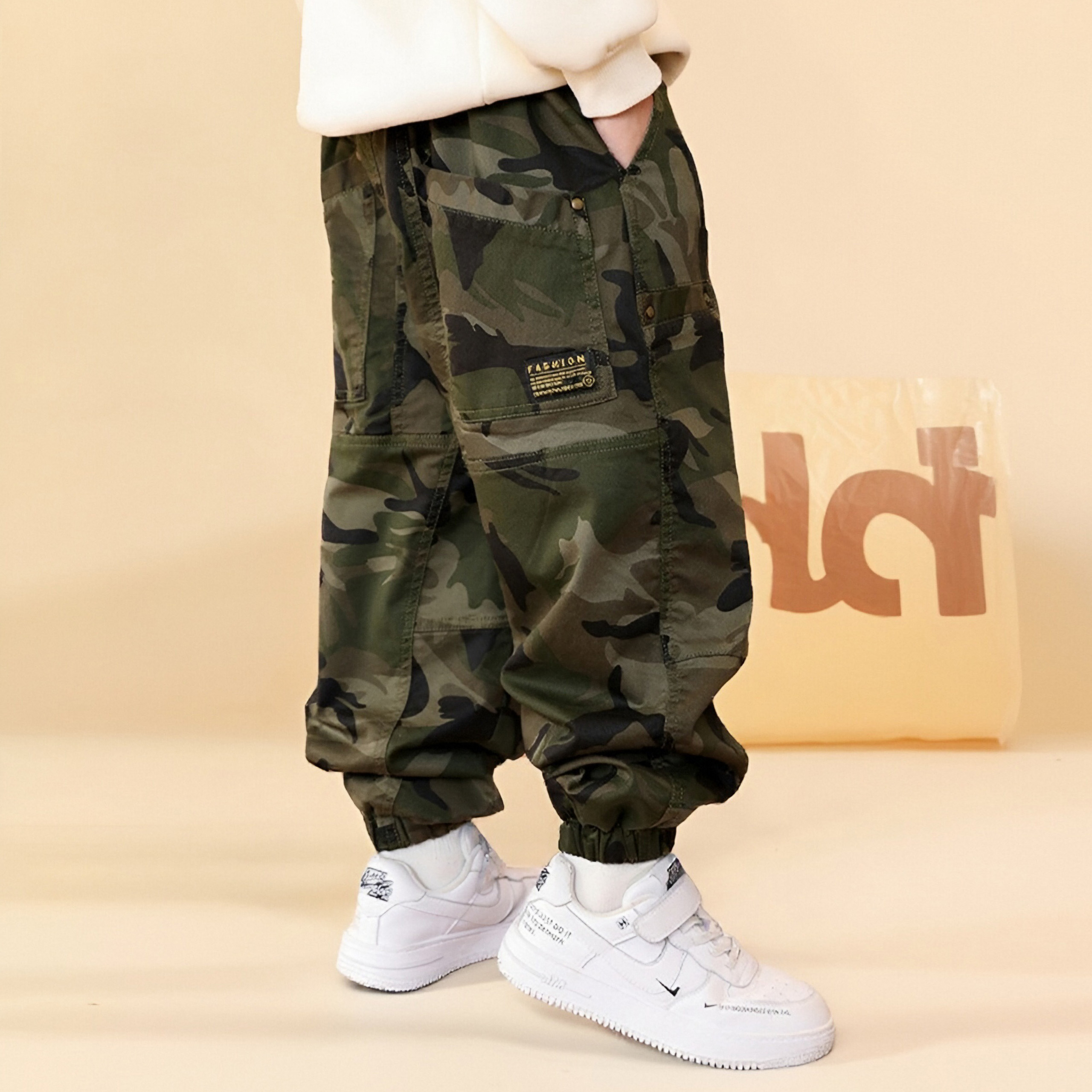 米西果冬款男童裤子儿童迷彩加绒工装裤2025新款男孩童装大童长裤