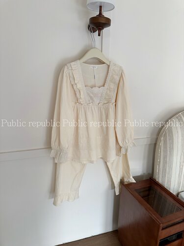 Public republic春秋款斜纹棉甜美温柔舒适宽松方领束口袖家居服