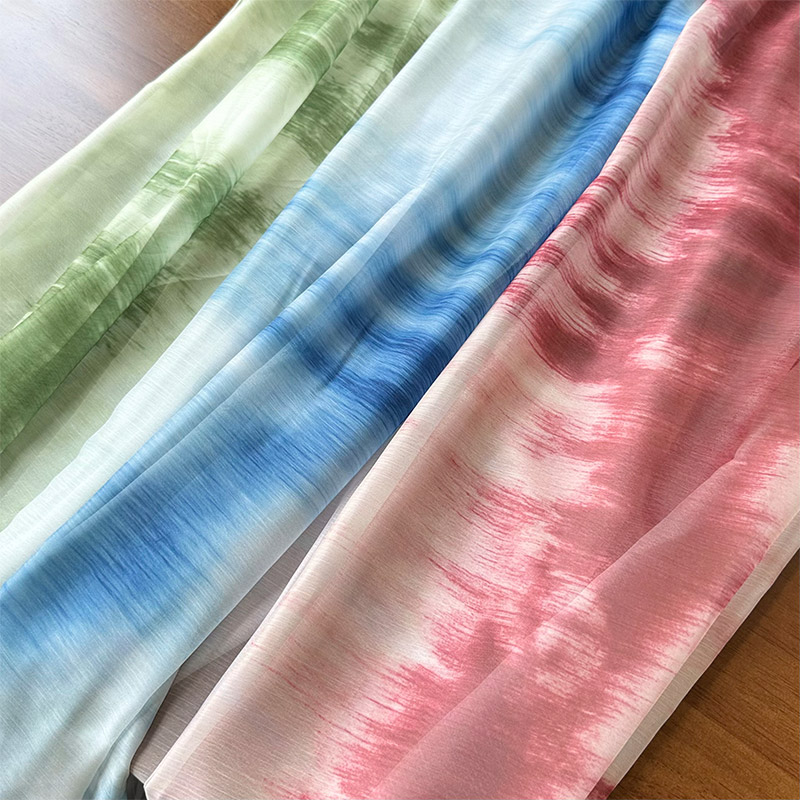 扎染渐变色印花布仿天丝皱皱感布料环创婚庆装饰纱布裙料服装面料