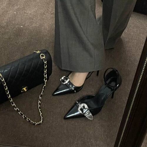 欧美朋克风尖头铆钉细高跟鞋女2024新款黑色一字扣婚鞋包头凉单鞋