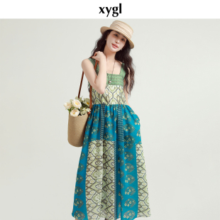 稀有概率原创设计印花天丝吊带连衣裙女夏复古方领宽松收腰背心裙