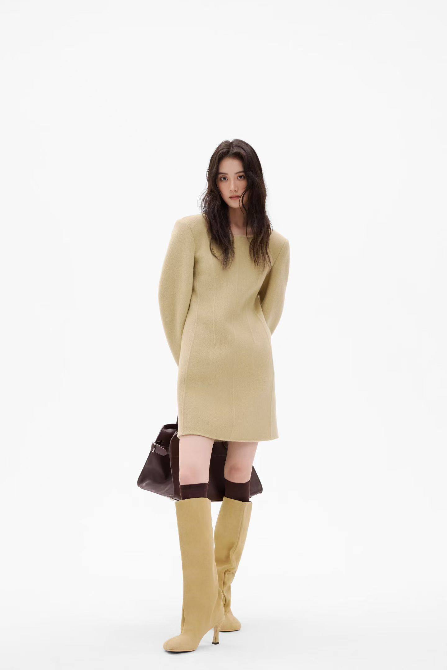 25秋冬/ 时髦极简高级感显瘦卡其色双面尼收腰长袖羊毛连衣裙