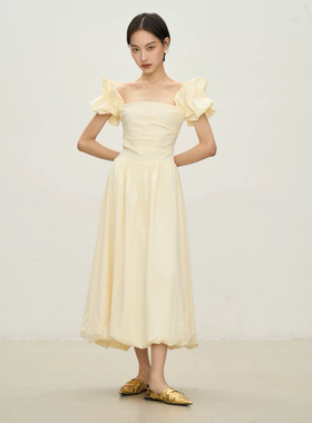 时尚法式赫本风花苞袖收腰连衣裙