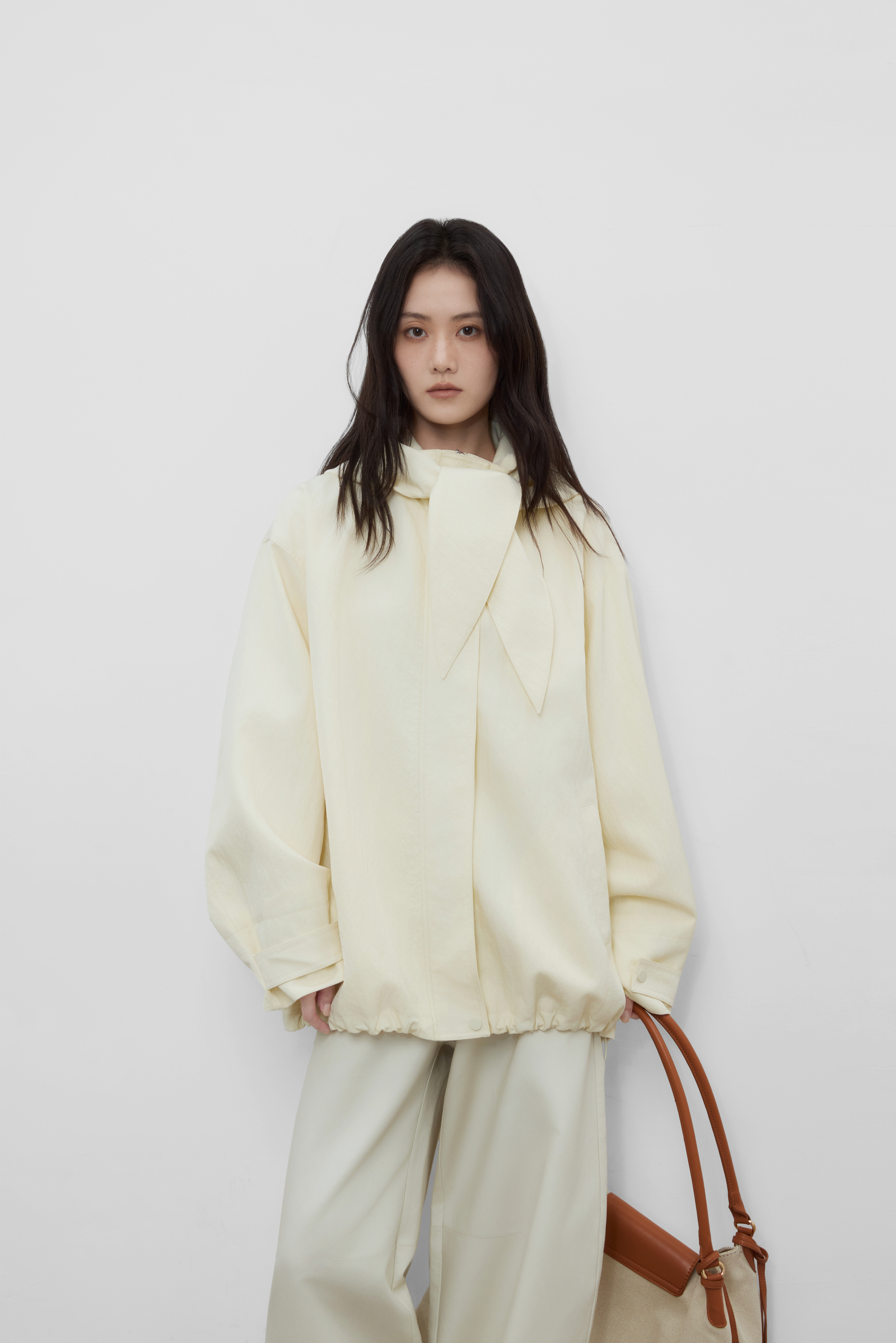 米杏色飘带连帽短款风衣女宽松秋