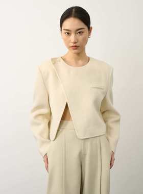 25秋冬/时尚设计感斜襟米杏色羊毛短外套