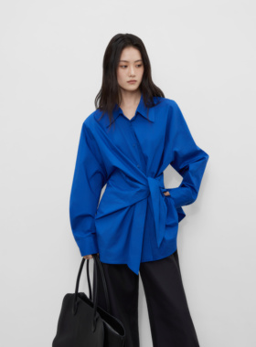 25F秋/ 时髦高级感收腰克莱因蓝色侧腰绑带衬衣女士