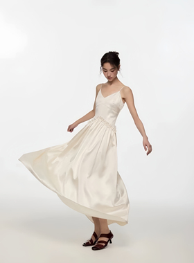 25秋冬米杏色提花缎面木耳边吊带裙连衣裙309635