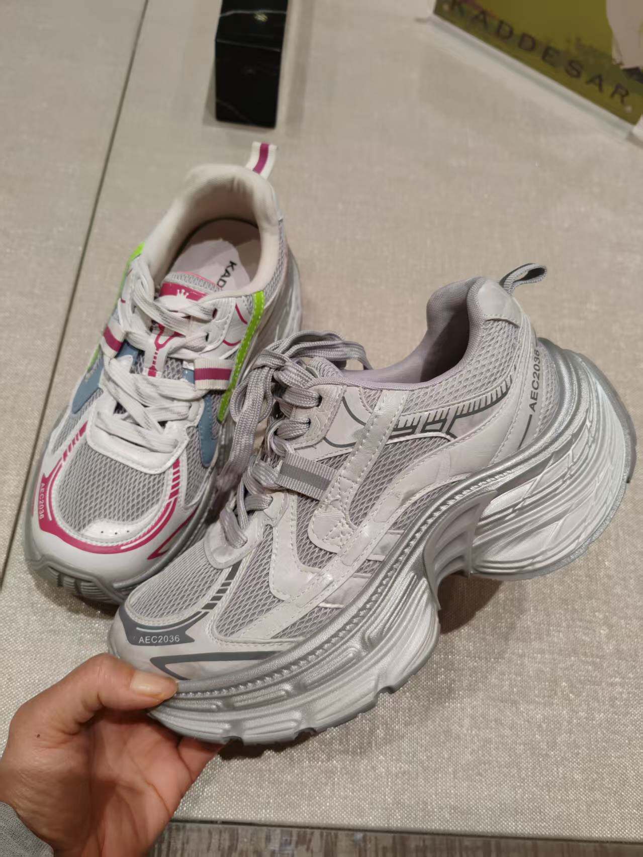 欧洲站厚底舒适真皮网面透气时尚休闲老爹鞋2026春夏新款休闲女鞋