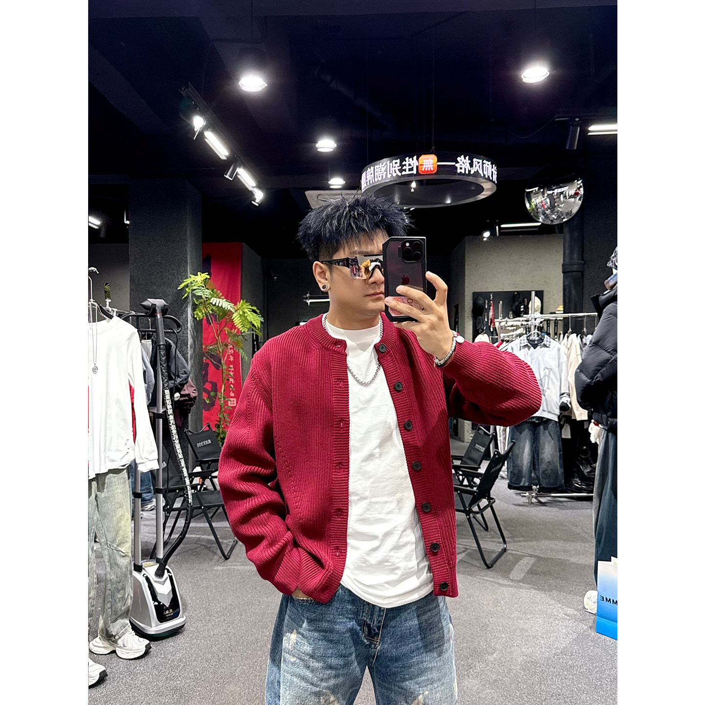 2026春季新年韩系休闲风红色系扣针织开衫男毛衣简约宽松外套潮流