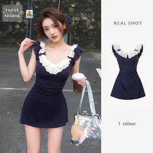 连体遮肉显瘦温泉度假游泳装 泳衣女2026新款 高级感蕾丝拼接小飞袖