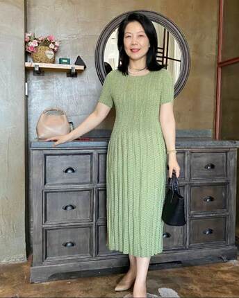 高弹力三褶皱风格妈妈连衣裙女长款宽松显瘦夏季短袖真丝薄款印花